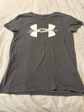 Under Armour Women's Short Sleeve Tee in Charcoal with White Logo